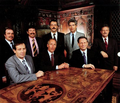 Conseil 1993-1996 - En haut: Michel Fournier (chancelier), Jean-Pierre Favre, Pierre-François Schmid, Hildebrand de Riedmatten. En bas: José Jacquod (vice-président), Jacques Allet (président), François Bolli