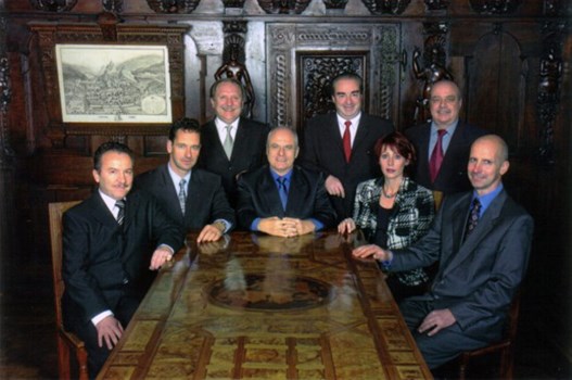 Conseil 2005-2008 - En haut: Jean-Daniel Velatta, Jean-François Pfefferlé (vice-président), Jean-Michel Micheloud. En bas: Charles-Alexandre Elsig (président), Antoine de Lavallaz, Carole Schmid, Michel Fournier (chancelier), Pierre Rombaldi