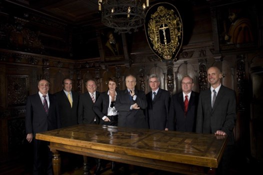 Conseil 2009-2012 - Michel Fournier (chancelier), Antoine de Lavallaz, Jean-Michel Micheloud, Carole Schmid, Charles-Alexandre Elsig (président), Antoine Defabiani (vice-président), Philippe Zimmermann, Pierre Rombaldi